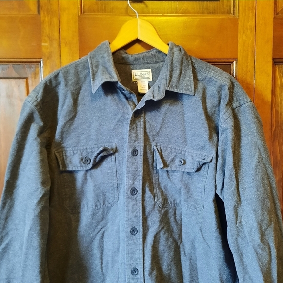 L.L. Bean 100% cotton medium gray flannel button down shirt size large - Picture 2 of 9